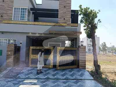 او ایل سی ۔ بلاک بی اوورسیز لو کاسٹ,بحریہ آرچرڈ فیز 2,بحریہ آرچرڈ,لاہور میں 4 کمروں کا 8 مرلہ مکان 2.85 کروڑ میں برائے فروخت۔ او ایل سی ۔ بلاک بی اوورسیز لو کاسٹ,بحریہ آرچرڈ فیز 2,بحریہ آرچرڈ,لاہور میں 4 کمروں کا 8 مرلہ مکان 2.85 کروڑ میں برائے فروخت۔