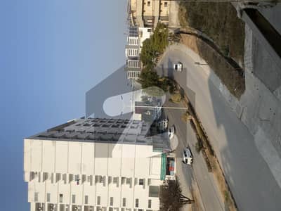 دی آٹریم زراج ہاؤسنگ سکیم,اسلام آباد میں 2 کمروں کا 6 مرلہ فلیٹ 1.35 کروڑ میں برائے فروخت۔