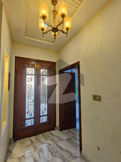 10 Marla Building For Sale In Model Town