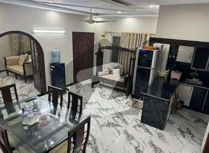یونیورسٹی روڈ کراچی میں 4 کمروں کا 5 مرلہ مکان 2.73 کروڑ میں برائے فروخت۔