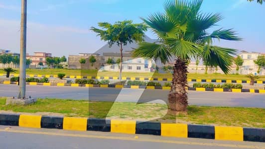 ایف ۔ 17 اسلام آباد میں 1 کنال رہائشی پلاٹ 1.28 کروڑ میں برائے فروخت۔
