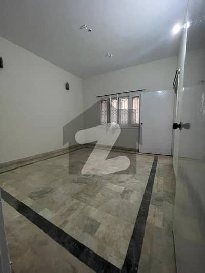 گلشنِ اقبال - بلاک 6 گلشنِ اقبال,گلشنِ اقبال ٹاؤن,کراچی میں 5 کمروں کا 6 مرلہ مکان 1.15 لاکھ میں کرایہ پر دستیاب ہے۔