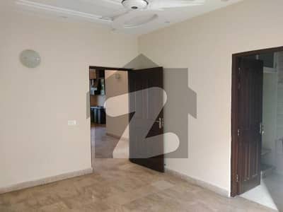 ڈی ایچ اے فیز 8 سابقہ ایئر ایوینیو ڈی ایچ اے فیز 8,ڈی ایچ اے ڈیفینس,لاہور میں 6 کمروں کا 1 کنال مکان 2.4 لاکھ میں کرایہ پر دستیاب ہے۔ ڈی ایچ اے فیز 8 سابقہ ایئر ایوینیو ڈی ایچ اے فیز 8,ڈی ایچ اے ڈیفینس,لاہور میں 6 کمروں کا 1 کنال مکان 2.4 لاکھ میں کرایہ پر دستیاب ہے۔