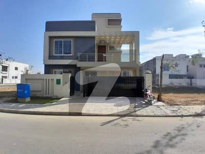 بحریہ آرچرڈ فیز 1 ۔ سدرن بحریہ آرچرڈ فیز 1,بحریہ آرچرڈ,لاہور میں 5 کمروں کا 10 مرلہ مکان 3.25 کروڑ میں برائے فروخت۔ بحریہ آرچرڈ فیز 1 ۔ سدرن بحریہ آرچرڈ فیز 1,بحریہ آرچرڈ,لاہور میں 5 کمروں کا 10 مرلہ مکان 3.25 کروڑ میں برائے فروخت۔
