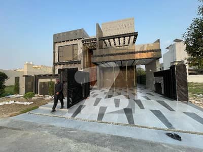 ڈی ایچ اے 11 رہبر فیز 1 ڈی ایچ اے 11 رہبر,لاہور میں 7 کمروں کا 1 کنال مکان 5.95 کروڑ میں برائے فروخت۔ ڈی ایچ اے 11 رہبر فیز 1 ڈی ایچ اے 11 رہبر,لاہور میں 7 کمروں کا 1 کنال مکان 5.95 کروڑ میں برائے فروخت۔