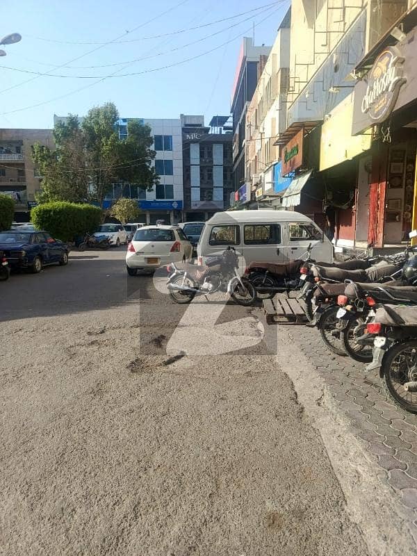 کلفٹن ۔ بلاک 9 کلفٹن,کراچی میں 1 مرلہ Studio دکان 2.0 کروڑ میں برائے فروخت۔ کلفٹن ۔ بلاک 9 کلفٹن,کراچی میں 1 مرلہ Studio دکان 2.0 کروڑ میں برائے فروخت۔