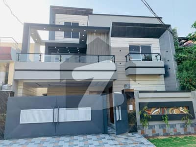 آرکیٹیکٹس انجنیئرز ہاؤسنگ سوسائٹی لاہور میں 5 کمروں کا 10 مرلہ مکان 4.15 کروڑ میں برائے فروخت۔