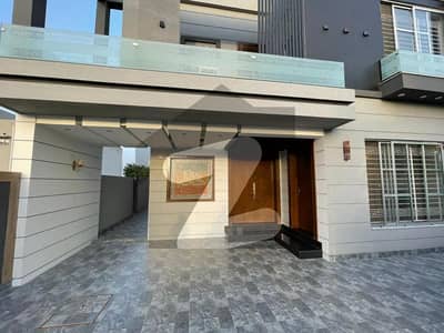 10 Marla House Available For Rent In Jasmine Block Sector C Bahria Town Lahore