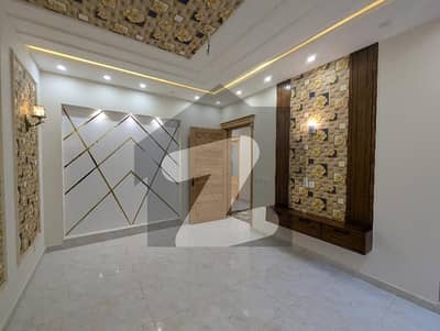 10 MARLA Brand New Luxury Ultra Modern Style Stylish House For Sale In Iqbal Town Lahore.