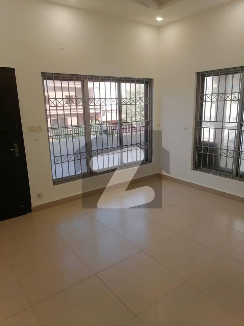 F11 666 SQUARE YARD DOUBLE STOREY HOUSE WITH BASEMENT 5BEDS TILED FLOOR 2 KITCHENS 2 SERVANT QUARTERS F11 666 SQUARE YARD DOUBLE STOREY HOUSE WITH BASEMENT 5BEDS TILED FLOOR 2 KITCHENS 2 SERVANT QUARTERS