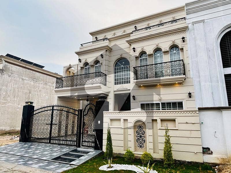 10 Marla Classic House For Sale FF Block 10 Marla Classic House For Sale FF Block