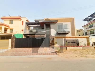 واپڈا ٹاؤن فیز 1 واپڈا ٹاؤن,لاہور میں 6 کمروں کا 1 کنال مکان 10.0 کروڑ میں برائے فروخت۔