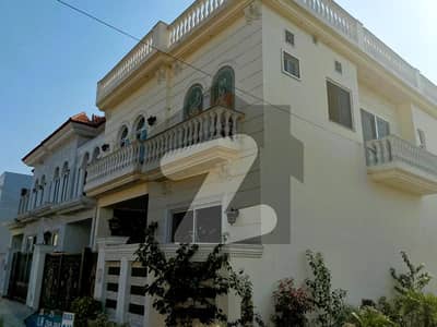 بینکرس ایوینیو کوآپریٹو ہاؤسنگ سوسائٹی لاہور میں 4 کمروں کا 7 مرلہ مکان 2.2 کروڑ میں برائے فروخت۔ بینکرس ایوینیو کوآپریٹو ہاؤسنگ سوسائٹی لاہور میں 4 کمروں کا 7 مرلہ مکان 2.2 کروڑ میں برائے فروخت۔