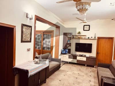 10 Marla Single Story Luxury House For Sale Near Ameer Chowk College Road