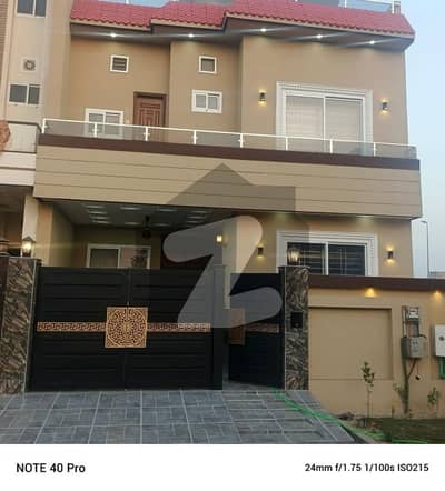 House Sized 5 Marla In Royal Palm City