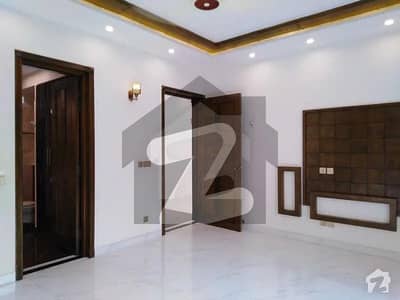 1 Kanal Like Brand New Luxury House With Gas Available For Rent In Bahria Town Lahore.