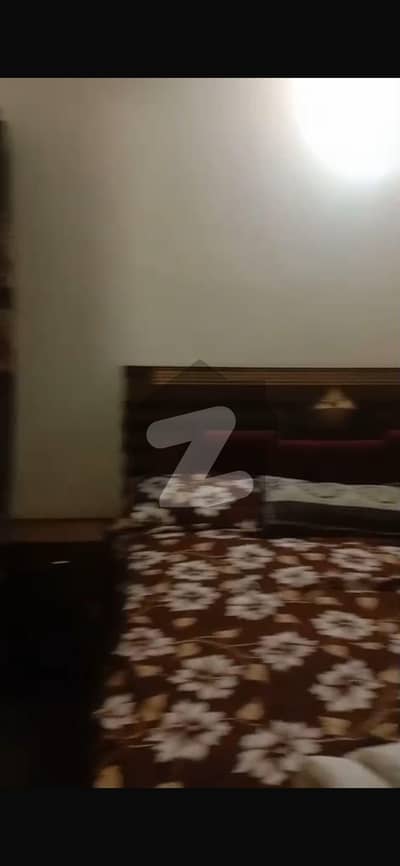 یونیورسٹی روڈ پشاور میں 2 کمروں کا 5 مرلہ فلیٹ 80.0 ہزار میں کرایہ پر دستیاب ہے۔