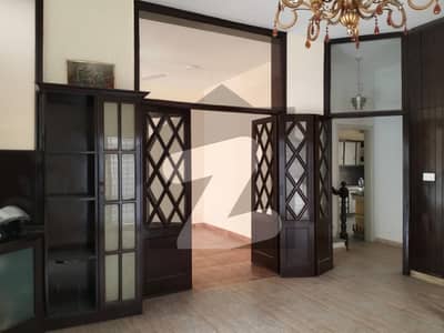 10 Marla House For Rent In DHA Phase 3