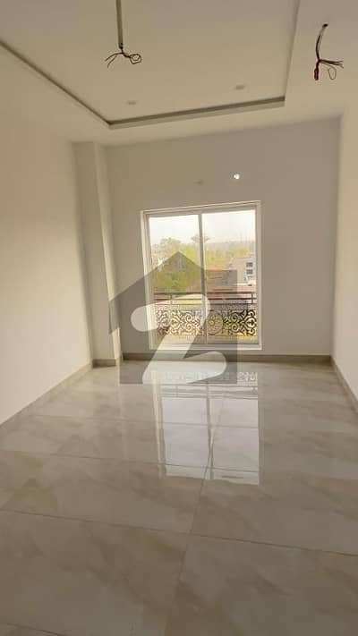 2.5 Marla Flat For Sale At Very Prime Location In Jubilee Town
