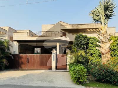 عسکری 11 ۔ سیکٹر اے عسکری 11,عسکری,لاہور میں 4 کمروں کا 1 کنال مکان 8.25 کروڑ میں برائے فروخت۔ عسکری 11 ۔ سیکٹر اے عسکری 11,عسکری,لاہور میں 4 کمروں کا 1 کنال مکان 8.25 کروڑ میں برائے فروخت۔