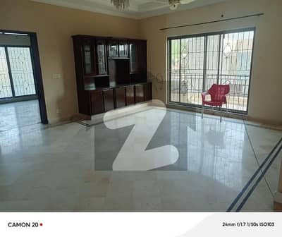1 Kanal Beautiful Upper Portion For Rent