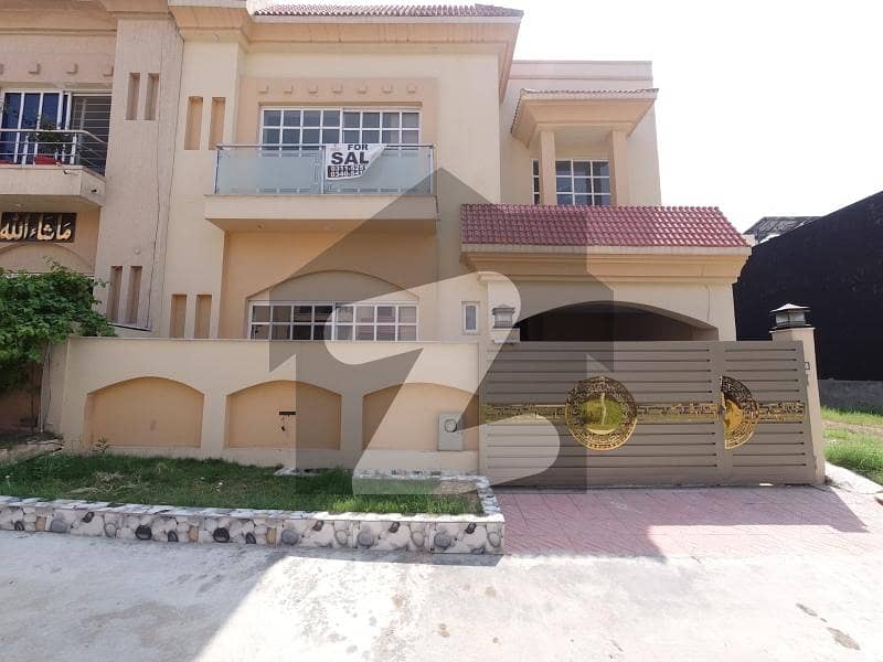 On Excellent Location 7 Marla House Up For sale In Bahria Town Phase 8 - Abu Bakar Block On Excellent Location 7 Marla House Up For sale In Bahria Town Phase 8 - Abu Bakar Block