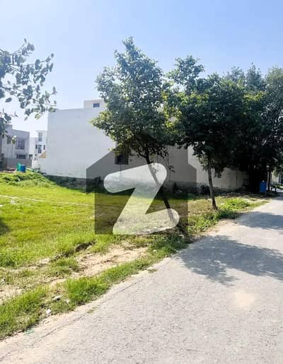 ڈی ایچ اے 9 ٹاؤن ۔ بلاک ڈی ڈی ایچ اے 9 ٹاؤن,ڈیفنس (ڈی ایچ اے),لاہور میں 8 مرلہ رہائشی پلاٹ 1.68 کروڑ میں برائے فروخت۔ ڈی ایچ اے 9 ٹاؤن ۔ بلاک ڈی ڈی ایچ اے 9 ٹاؤن,ڈیفنس (ڈی ایچ اے),لاہور میں 8 مرلہ رہائشی پلاٹ 1.68 کروڑ میں برائے فروخت۔