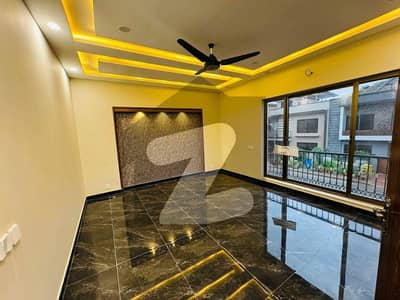 10 Marla House For Rent