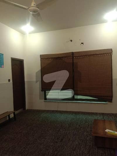 10 Marla Upper Portion Is Available For Rent In Wapda Town Phase 1 - Block G2