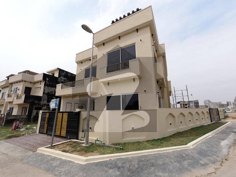 Bahria Town Phase 8, 10 Marla Designer House Available On Investor Rate Bahria Town Phase 8, 10 Marla Designer House Available On Investor Rate