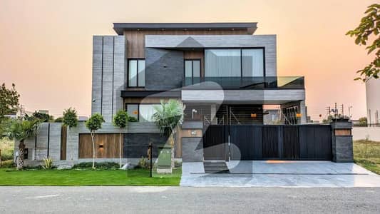 1 KANAL BRAND NEW MODREN DESIGNER HOUSE FOR SALE