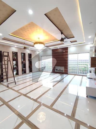 NEW UPPER PORTION 3BEDROOM TV LOUNGE TILE FLOOR