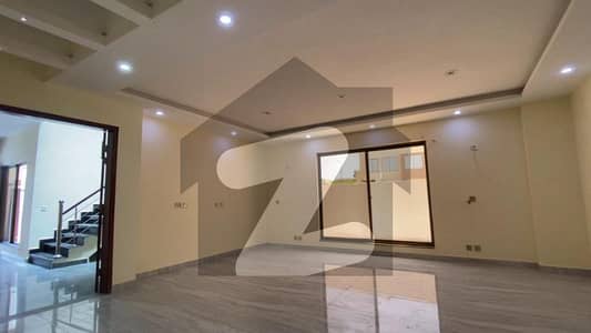 Ready To Move 272sq Yard 5 Bedroom DDL Luxury Villa FOR SALE. Only 3km From Main Entrance Of BTK. Near MIDWAY Commercial, Parks, Masjid And Gallery. Ready To Move 272sq Yard 5 Bedroom DDL Luxury Villa FOR SALE. Only 3km From Main Entrance Of BTK. Near MIDWAY Commercial, Parks, Masjid And Gallery.