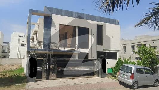 بحریہ ٹاؤن ٹیولپ بلاک بحریہ ٹاؤن سیکٹر سی,بحریہ ٹاؤن,لاہور میں 5 کمروں کا 1 کنال مکان 6.55 کروڑ میں برائے فروخت۔ بحریہ ٹاؤن ٹیولپ بلاک بحریہ ٹاؤن سیکٹر سی,بحریہ ٹاؤن,لاہور میں 5 کمروں کا 1 کنال مکان 6.55 کروڑ میں برائے فروخت۔