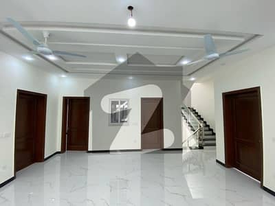بحریہ انکلیو - سیکٹر سی 2 بحریہ انکلیو,بحریہ ٹاؤن,اسلام آباد میں 5 کمروں کا 10 مرلہ مکان 5.0 کروڑ میں برائے فروخت۔ بحریہ انکلیو - سیکٹر سی 2 بحریہ انکلیو,بحریہ ٹاؤن,اسلام آباد میں 5 کمروں کا 10 مرلہ مکان 5.0 کروڑ میں برائے فروخت۔