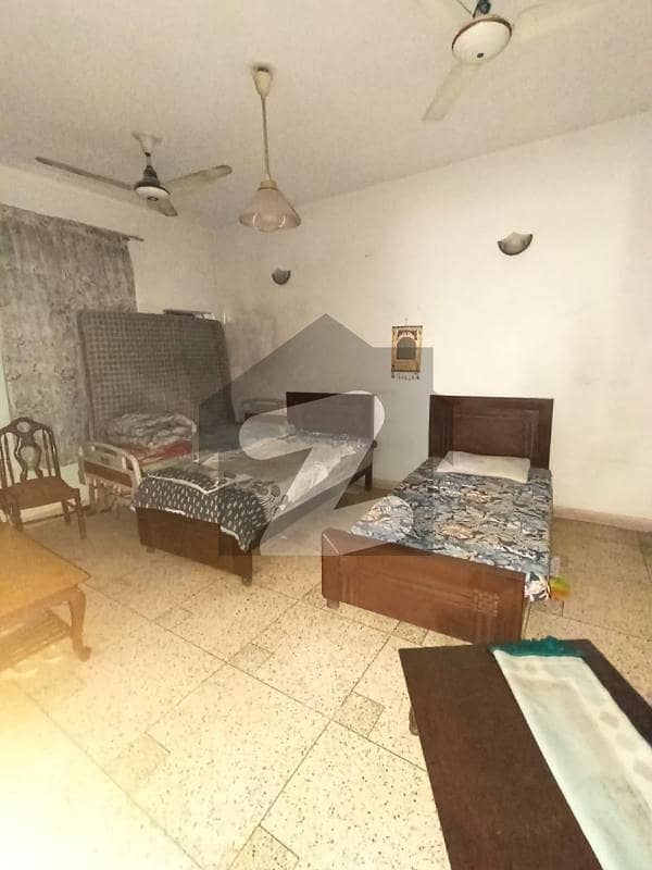 فیصل ٹاؤن لاہور میں 4 کمروں کا 10 مرلہ مکان 4.1 کروڑ میں برائے فروخت۔ فیصل ٹاؤن لاہور میں 4 کمروں کا 10 مرلہ مکان 4.1 کروڑ میں برائے فروخت۔