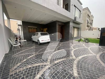 18 Marla Modern House For Sale