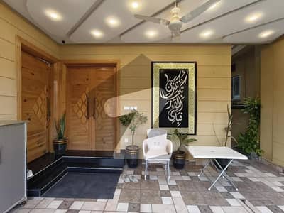 10 Marla Luxury House Available For Sale Just 30 Second Drive From The Main Gate!!