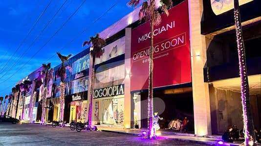 5.25 Marla Main Road With 8 Lac Rental income Full Plaza For Sale on Pine Square