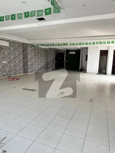 گلبرگ 3 گلبرگ,لاہور میں 1 کمرے کا 7 مرلہ دفتر 2.25 لاکھ میں کرایہ پر دستیاب ہے۔