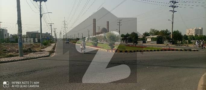 ایل ڈی اے ایوینیو ۔ بلاک جے ایل ڈی اے ایوینیو,لاہور میں 10 مرلہ رہائشی پلاٹ 1.5 کروڑ میں برائے فروخت۔ ایل ڈی اے ایوینیو ۔ بلاک جے ایل ڈی اے ایوینیو,لاہور میں 10 مرلہ رہائشی پلاٹ 1.5 کروڑ میں برائے فروخت۔