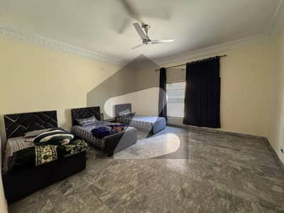 1200 Sq Yd House For Rent F10