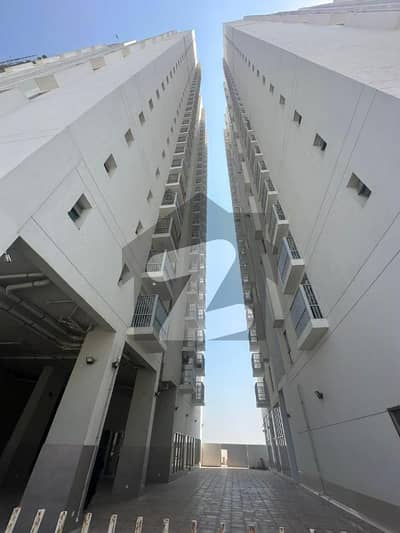 3 Bed Lounge Flat In Lucky One Mall With Storage, Pool, Parking, 24/7 Electricity Water