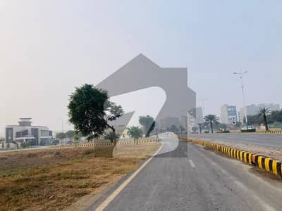 ڈی ایچ اے فیز 8 - بلاک ٹی فیز 8,ڈیفنس (ڈی ایچ اے),لاہور میں 1 کنال رہائشی پلاٹ 4.1 کروڑ میں برائے فروخت۔ ڈی ایچ اے فیز 8 - بلاک ٹی فیز 8,ڈیفنس (ڈی ایچ اے),لاہور میں 1 کنال رہائشی پلاٹ 4.1 کروڑ میں برائے فروخت۔