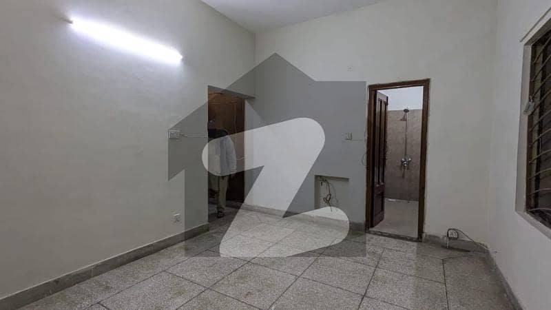 3 Bed Ground Portion Available For Rent In G10 3 Bed Ground Portion Available For Rent In G10