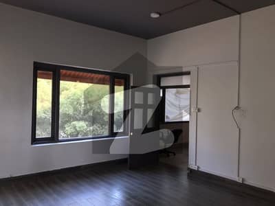 625 Sq Yards Independent Bungalow on Main Shahrah-e-Quaideen Ideal for Restaurant, IT Office, MNC or School 625 Sq Yards Independent Bungalow on Main Shahrah-e-Quaideen Ideal for Restaurant, IT Office, MNC or School