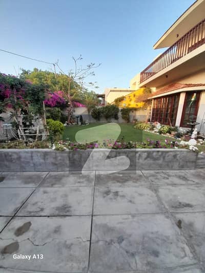 500 Yard Bungalow For Rent