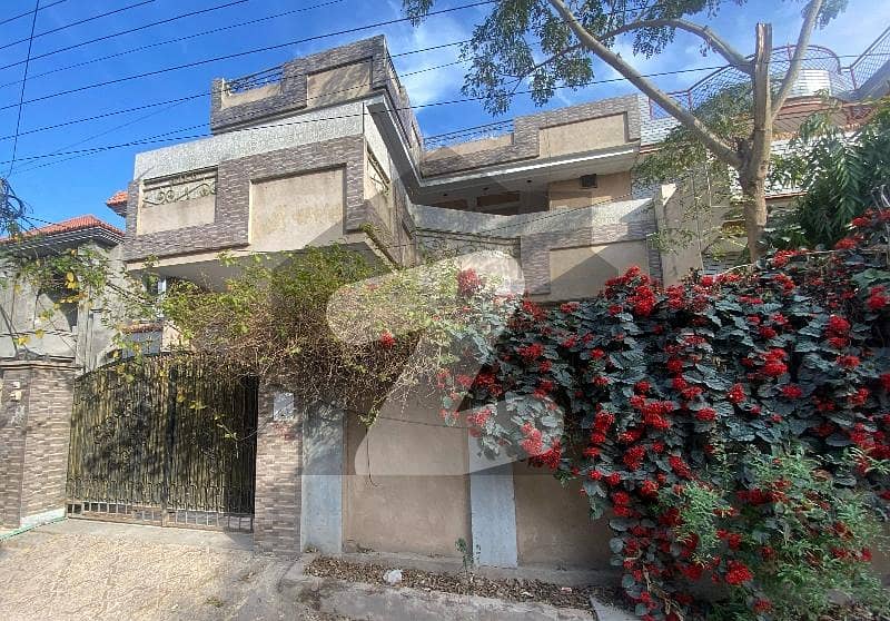 10 Marla (2720 Sq Feet) Owner Built Solid House 10 Marla (2720 Sq Feet) Owner Built Solid House