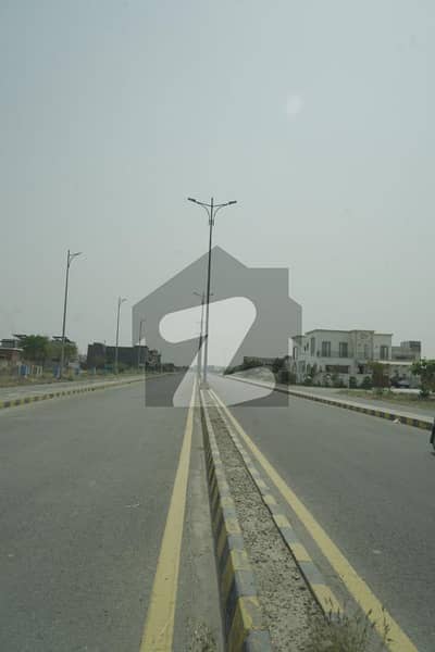 Iconic 4.5 Kanal Plot Facing Park Prime Location in DHA Phase 8 | Demand: 33 Crore