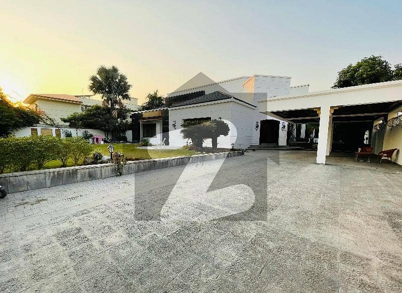 ایف ۔ 8 اسلام آباد میں 8 کمروں کا 4 کنال مکان 33.0 لاکھ میں کرایہ پر دستیاب ہے۔